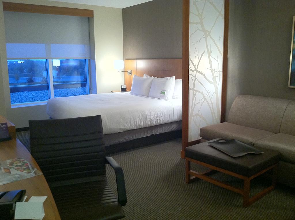 Hyatt Place Detroit/Novi Room photo